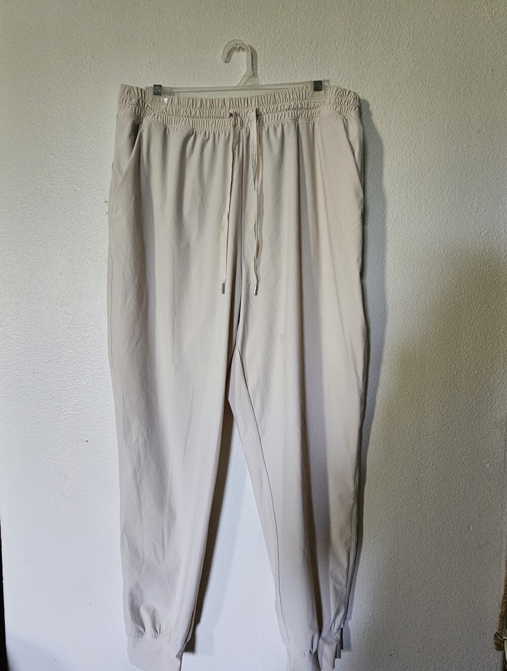 Old Navy SleekTech Go-Dry High Waist Joggers Tan Beige Neutral Activewear L